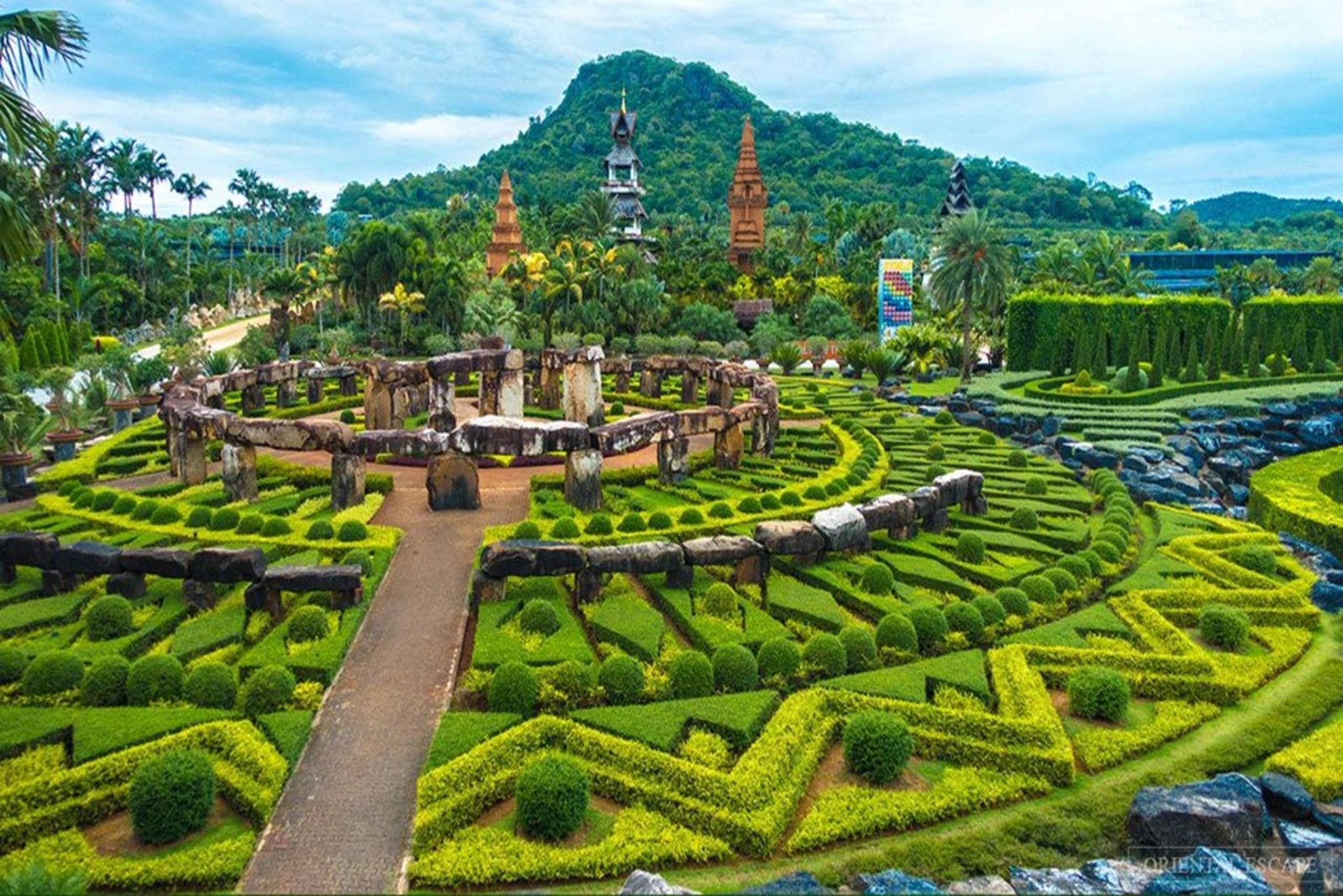 nong-nooch-tropical-